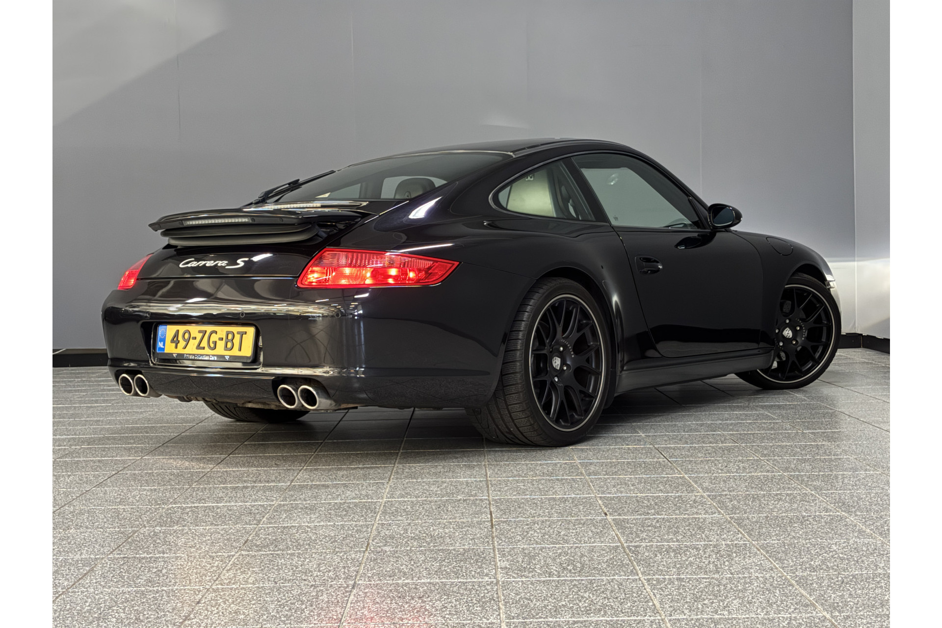 47461600-1.jpg